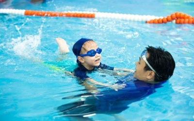 Học bơi : môi trường nào là tốt nhất cho trẻ