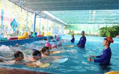 6 lý do phụ huynh nên cho con học bơi sớm 6 lý do phụ huynh nên cho con học bơi sớm