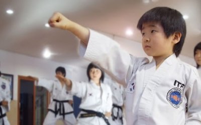 Taekwondo - Môn võ giúp rèn kỷ luật và lòng can đảm cho trẻ Taekwondo - Môn võ giúp rèn kỷ luật và lòng can đảm cho trẻ